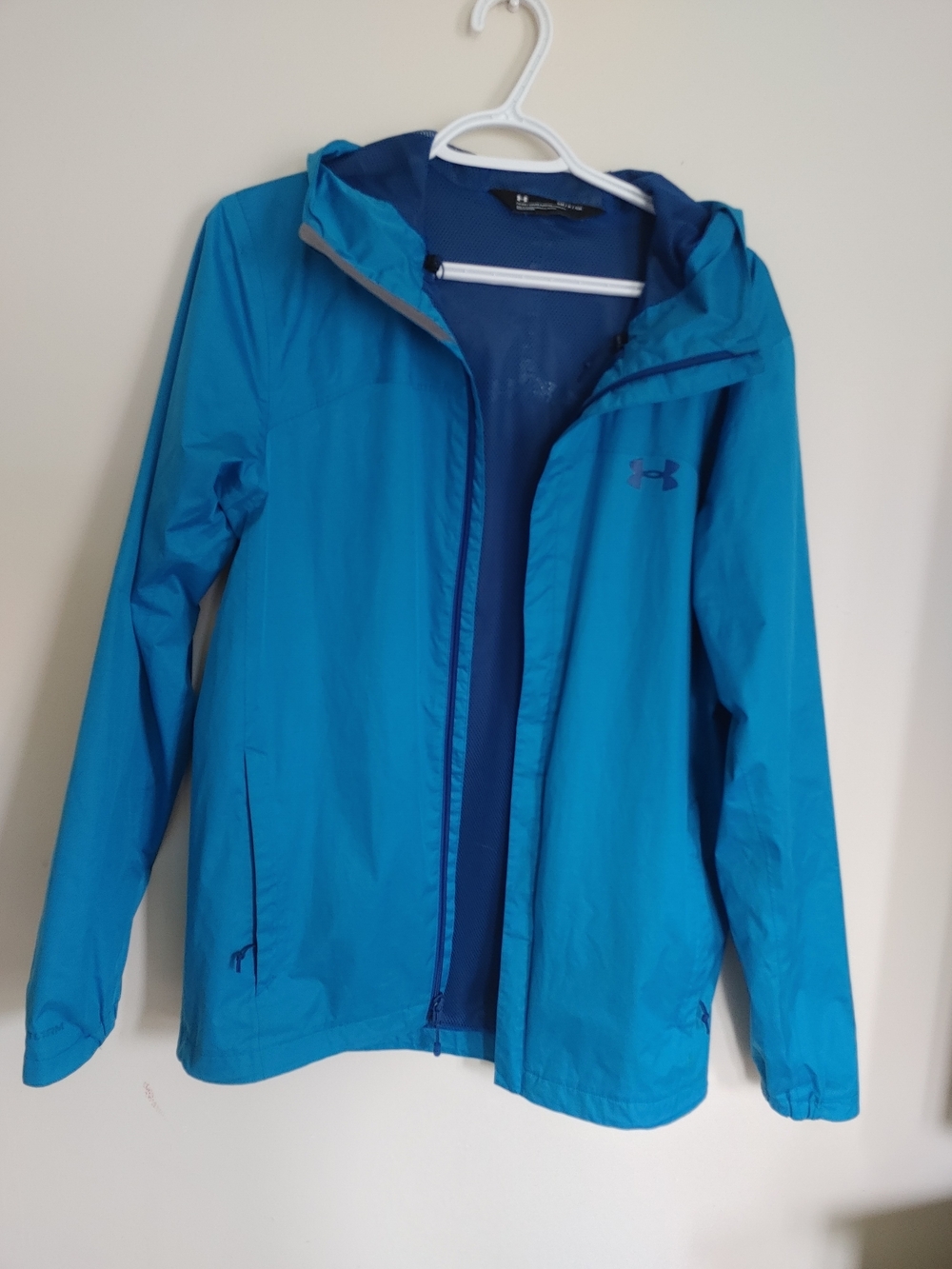 Under Armour Men's Blue Lightweight Hooded Jacket